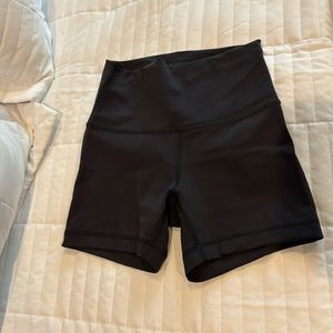 Lululemon 4” Wunder Train High-Rise Short